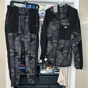 Mens RVCA matching windbreaker set
